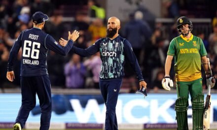 South Africa sink as Dunkley delights England: England beat South Africa by 118 runs in second ODI to level series – as it happened