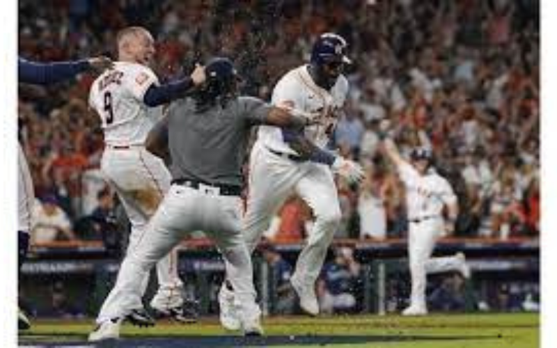 Yordan Alvarez Hits 3-Run Walk-Off HR As Astros Win Game 1 :